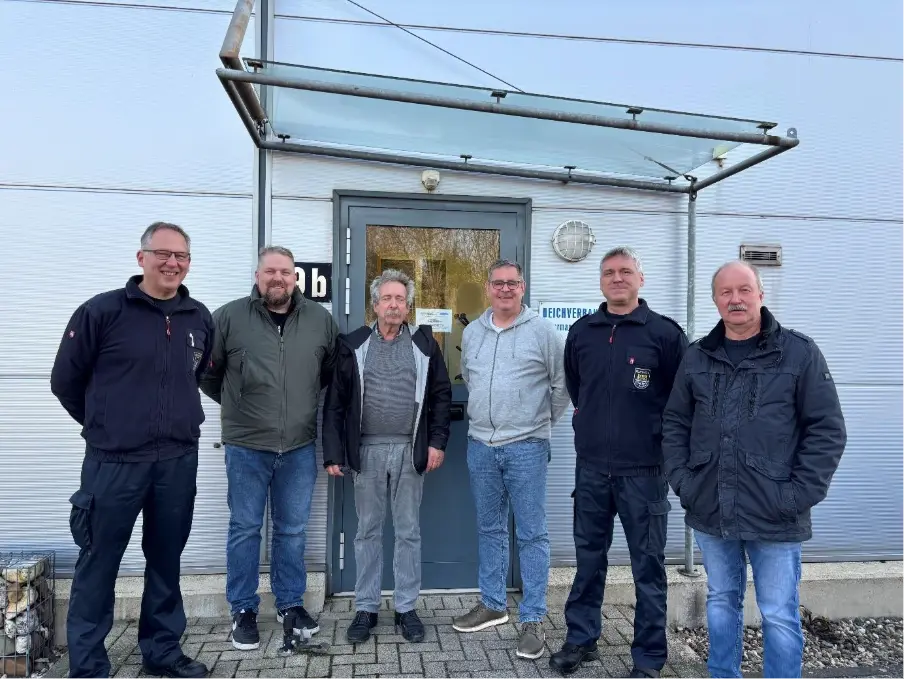 die Verantwortlichen des Deichverbandes und der Feuerwehr Dormagen zum gemeinsamen Erfahrungsaustausch